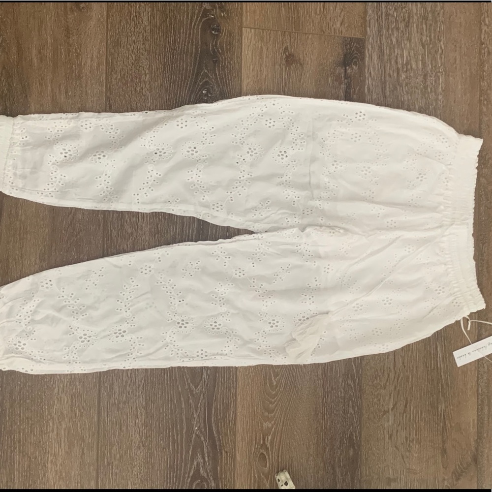 🤍white eyelet pants🤍